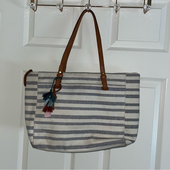 Fossil Gray White Striped Tote Bag Purse Pom Pom tassels 18” x 11” - Picture 1 of 6